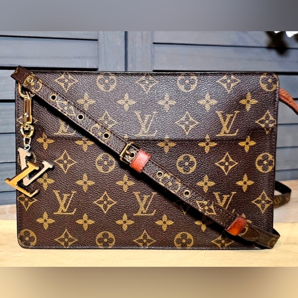 Authentic LOUIS VUITTON Monogram Pochette Homme Crossbody Bag